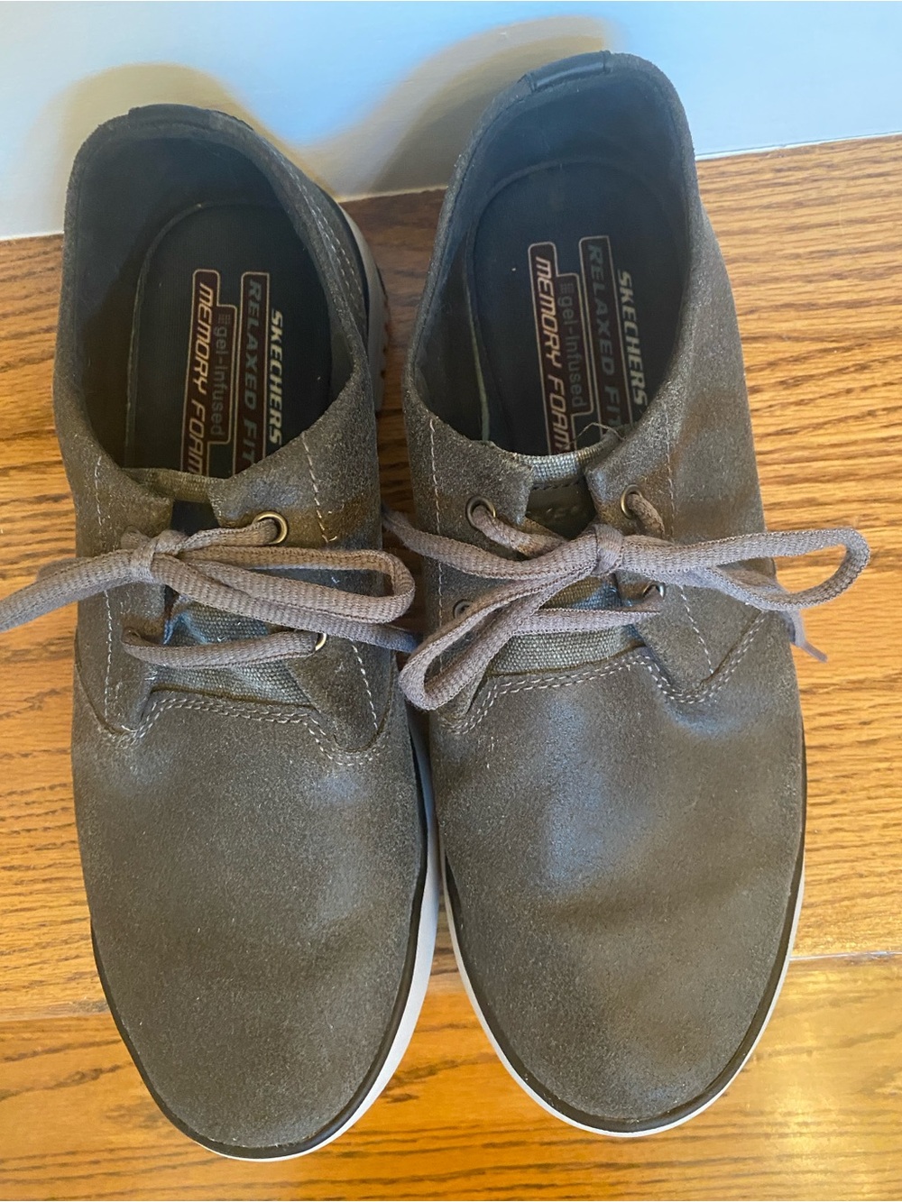 Skechers Men's 9.5 Leather Upper Tie Up Casual Shoes Dark Gray In Excellent Cond